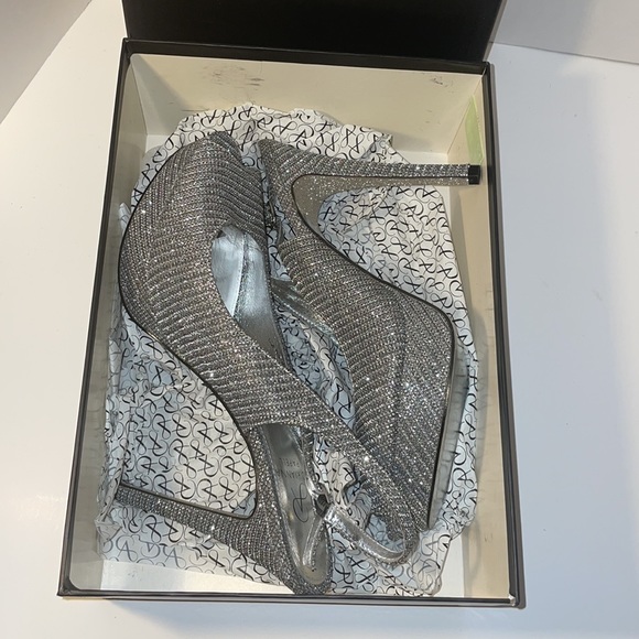 Adrianna papell peep toe silver shinning heel - Picture 10 of 10